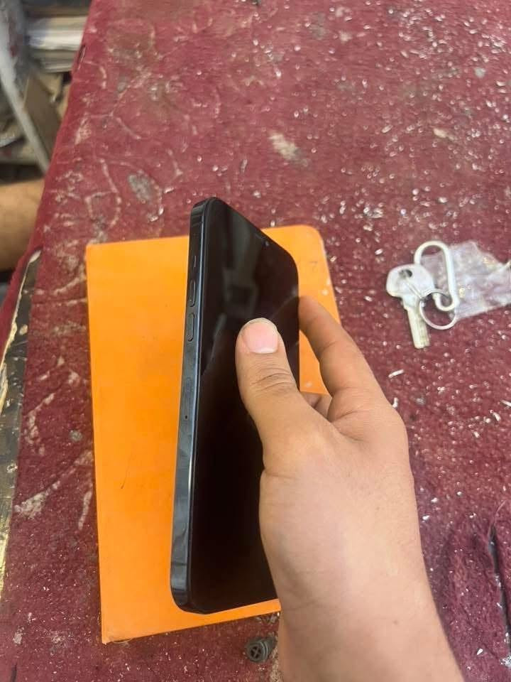 السلام عليكم ايفون 12برو ماكس للبيع
ذاكره 256 مبدل شاشه وبطاريه مكاني بغداد السعر ٣٢٥وبي مجاال*********** موجود واتساب وخط
