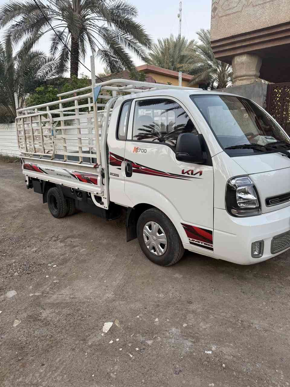 سياره كيه حمل  موديل 2025 محرك 2700 خاليه من كلشي كفاله عامه  تحويل ثاني يوم  ماشيه 35  الف قابل لزياده السعر ١٧٠ ورقه وبيه مجال  بسيط رقم الهاتف *********** كورك  *********** اسيا
