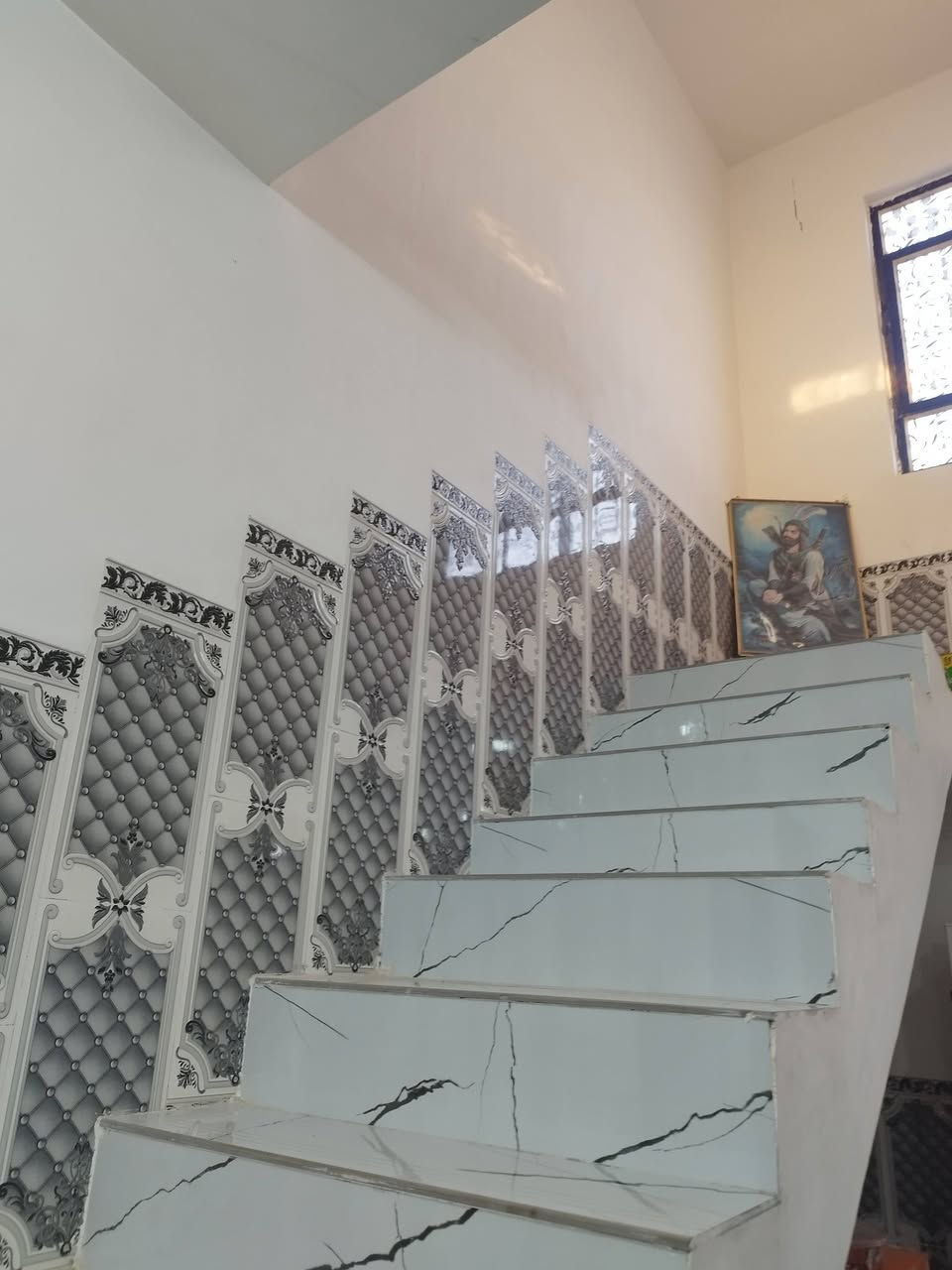 السلام عليكم
بيت مساحه البناء 300 والمساحه حول البيت 2 دونمين ونص البناء حديث
(طابو زراعي سند 25 ) تقاطع الزبيديه طريق بغداد كوت يبعد عن الشارع 50 متر ومتوفر جميع المستلزمات من الماء والكهرباء من مدارس متوصطه و بتدايه السعر خاص جدن مناسب ***********
