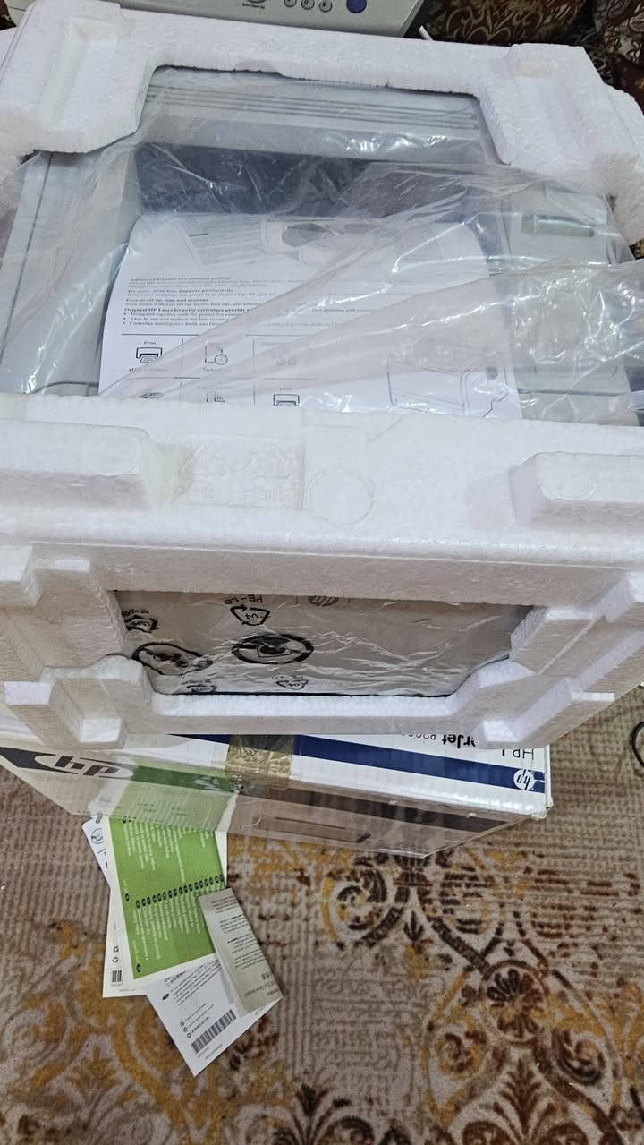 طابعة ليزرية hb laserjet pro 2055
طابعة  جديدة مسحوب كم ورقه شي بسيط 
ابيض واسود  
سرعتها  30نسخة بالدقيقة 
طباعة سحب بدون استنساخ 
تطبع من الموبايل والابتوب  من خلال كيبل
مستخدم نظيف ضمان 
مجرين للورق داخلي تقريبا 300ورقة 
ومجر ثاني 150 ورقة
طابعة قوية تتحمل جهد قوي ملائمة للمكاتب والطلاب 
تسحب ملفاتpdf  بدقة علية 
السعر  110توصيل متوفر لكل المحافظات 
‎0783 272 3890
