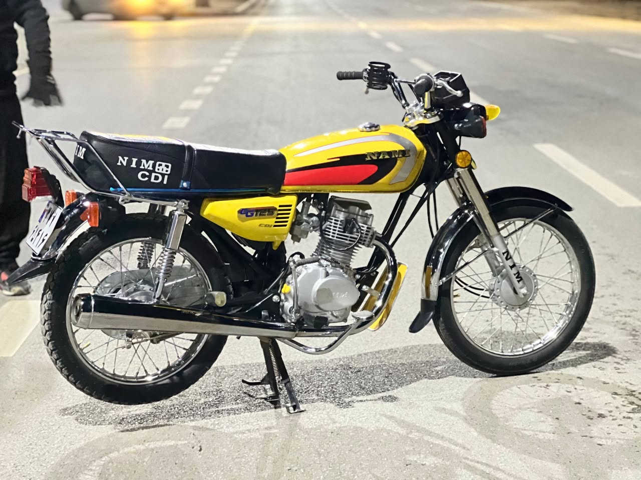 سلام علیکم دراجە نامە امتیاز موديل 2025 دراجة نضيفه بعده زيرو  اي نقص مابي سعر 700 و بی مجال رقم ***********
