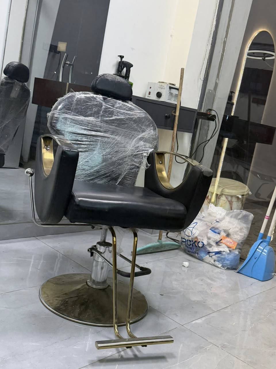 كراسي 2 للبيع نضيفات سعرهن الثنين 325 قفل***********
