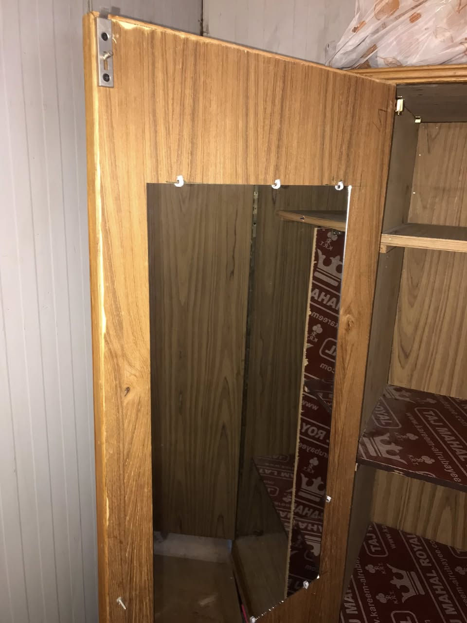 كنتور 3 ابواب جبير للبيع 200 الف وبي مجال
بغداد المنصور 14 رمضان 
***********
واتساب
