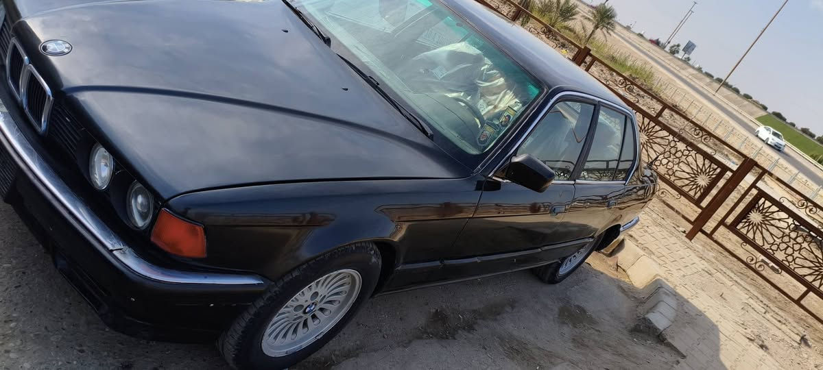 السلام عليكم... بي ام 735موديل 1994 رقم بصره سياره جاهزه من كلشي
سياره مصبوغه عام بدون حادث 

كير مكينه 3.5 بلادي

السعر 58 وبي مجال قليل

***********
