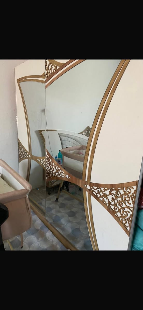 للبيع غرفة النوم ضررها سكة لجرارات /الكاروك  الازرق مابي ضرر يباع مع الدوشك/الكاروك الابيض مسوي سرير لازم يرجع كاروك


**إذا كنت صاحب هذا الإعلان وتريد حذفه لأي سبب، رجاءا أرسل رسالة إلى الدعم الفني**