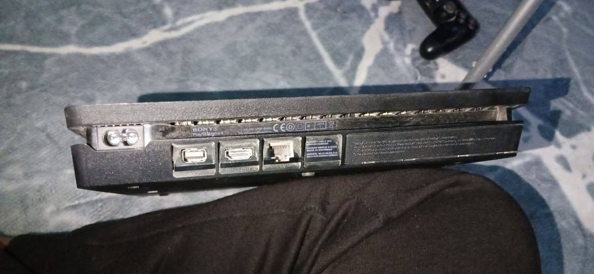 سلام عليكم
بلي 4 سلم
لك ستيكر
غراض ويدات 3
نضيف مامفتوح
مكاني بغداد حي العامل
***********
 فقط بدون كارتون
275$
بي مجال
