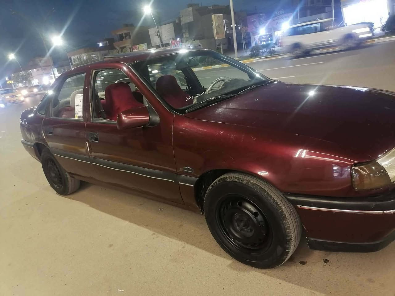 سلام عليكم للبيع أوبل فكترا موديل 1991حجم 18 دفتر بانزين سنويه منتهي بدون ضرر فقط صبغ جماليه كير محرك بشرط كير عادي سعر 40 وبي مجال بصيط عنوان كركوك رقم الهاتف ***********.     ***********
