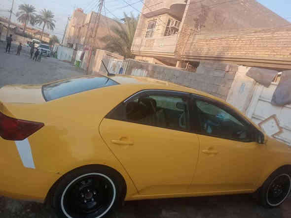 سلام عليكم 
فورتي 2013 وارد امريكي حادثها بسيط موجود سونار ...تخم تاير صدر مكينه كير مكفول ...كشر خير من الله اكو طخه بين الجاملغ الخلفي والباب بظهر السايق السعر 97 وبيها حق الجيه رقم بغداد انكليزي بأسمي مصفره السياره هيئه أي استفسار ***********
