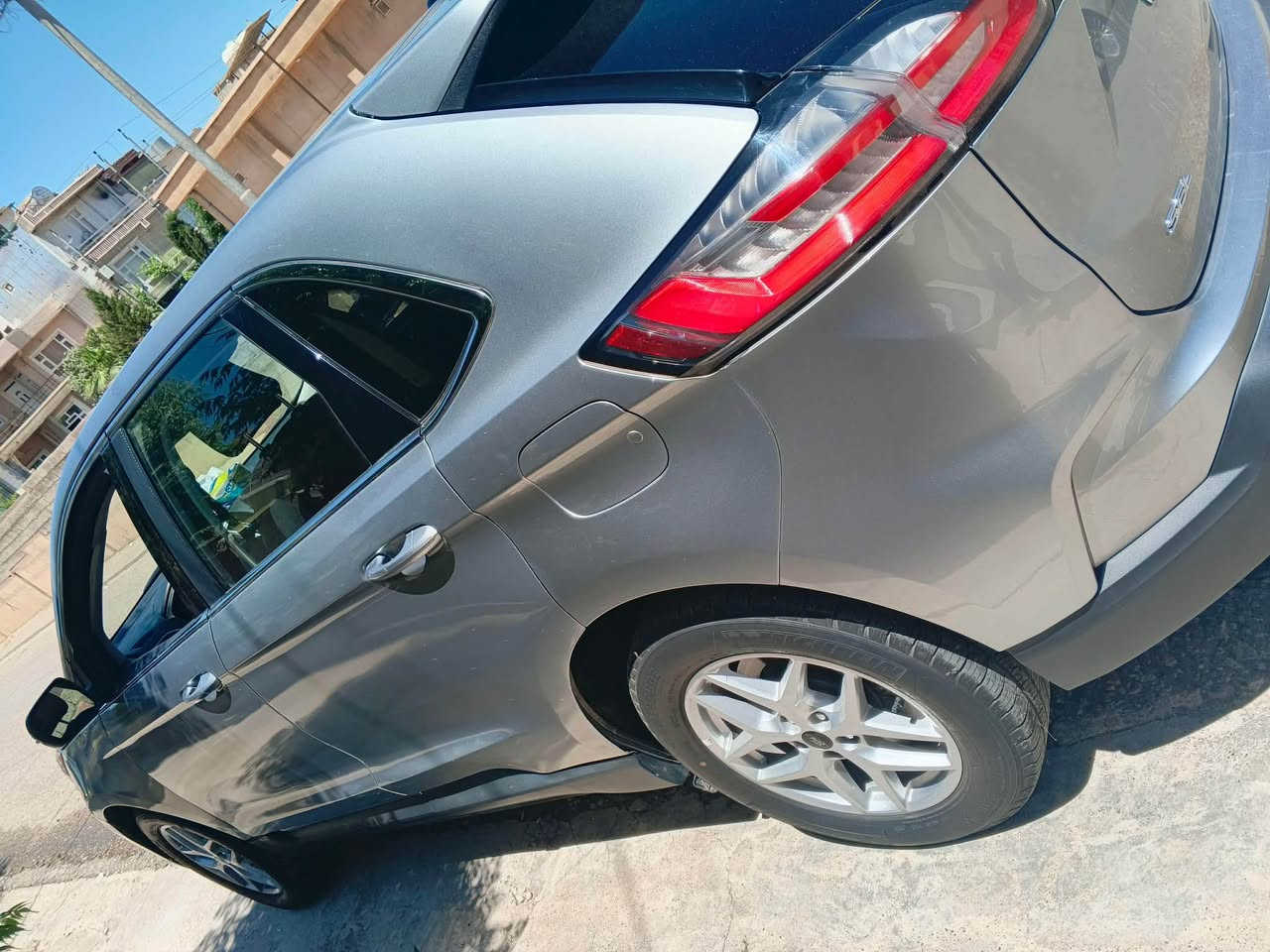 ford 2024 
فورد يدج 
فول فوله به س سلايدي نيه 
مه كينه و گيري به شه رت 
27 هه زار رؤشتوه 
بي ده عم و ليدراو 
سه نه وى تا 2031 تازه يه به ناوي خومانه ويه 
نوقساني نيه 
115 گه لا 
***********
واتساپي له سه ره 
*********** دار بنديهكان, السليمانية
