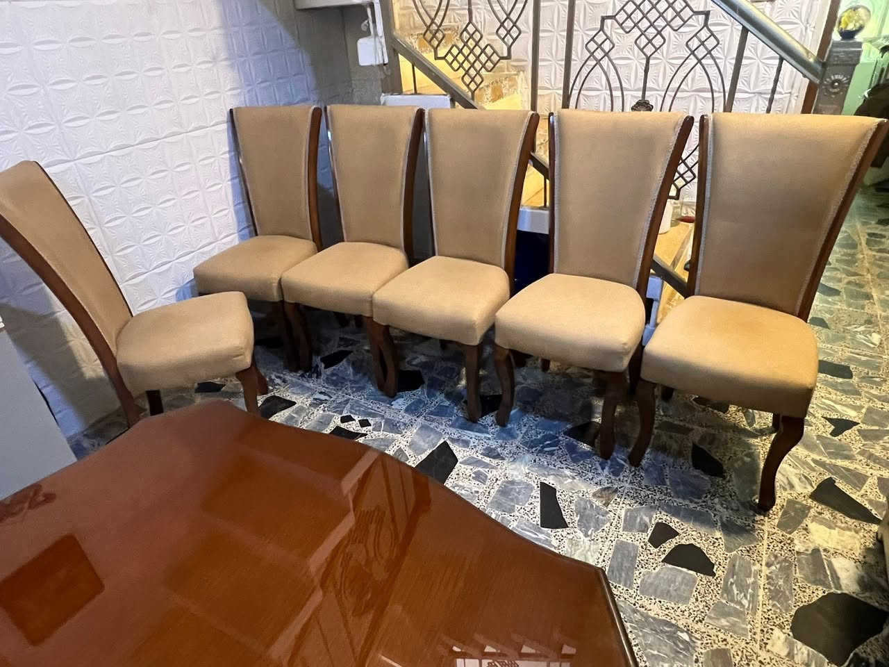 ميز طعام 6كراسي خشب زان جديد مشتري من معارض الاعظمية السعر 650وبي مجال التواصل موجود


**إذا كنت صاحب هذا الإعلان وتريد حذفه لأي سبب، رجاءا أرسل رسالة إلى الدعم الفني**