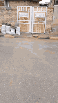 بيت للبيع او للايجار 100 متر طابق واحد خدمات مسقط قرب حسينية الزهراء ل...