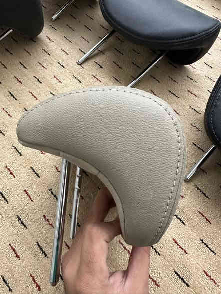 سلام عليكم 
زوج تجاوي لون بيجي جلد ع البلاد 
مكاني النجف 
***********
توصيل 🚚 متوفر للجميع المحافظات
