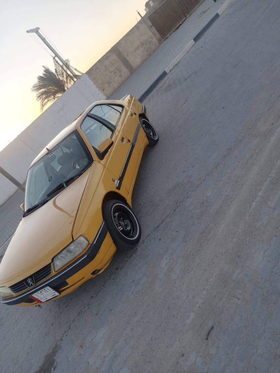 سلام عليكم سياره موديل 2016 مكفوله مكينه وكير وحداديه وضربه سياره حلوه سنويه منتهيه بل2022 سعر 37 رقم الهاتف ***********
