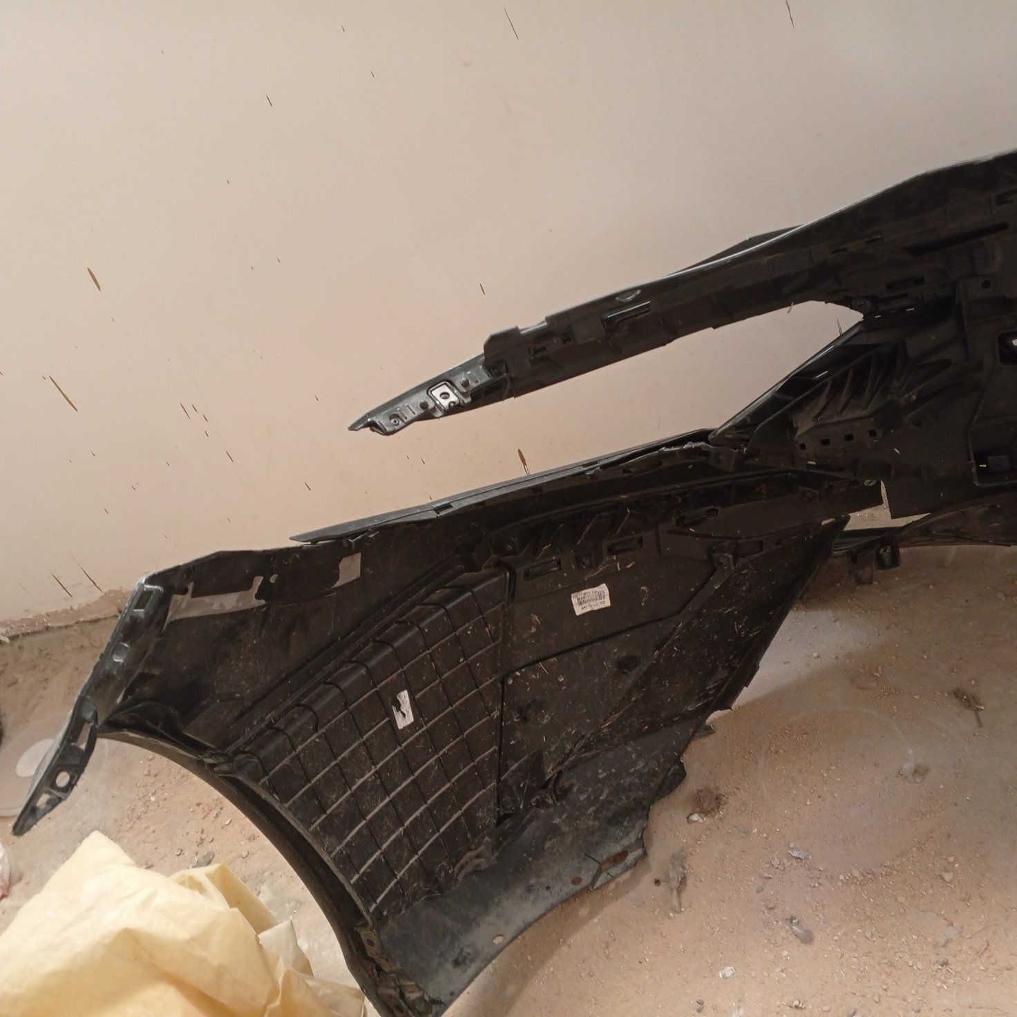 للبيع دعاميه اماميه الانترا موديل 24اسود كامله فقط بيه كسر الحاشية تحت الشباك مكانه بغداد العبيدي للاستفسار ***********
