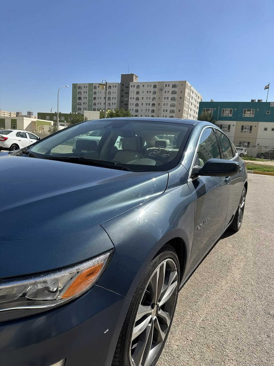 • النوع: شفروليه ماليبو
 • الموديل: 2024
 • الفئة: LT فول أوبشن
 • اللون الخارجي: أزرق (لون حلو)
 • الداخلية: جلد لون أبيض
 • فتحة سقف: بانوراما
 • الشاشة: شاشة نظام تحكم متكامل
 • الكراسي: كهربائية مع خاصية الحفظ (Memory 1 – 2 – 3)
 • المواصفات الإضافية:
 • تدفئة وتبريد المقاعد
 • تحديد المسار
 • مثبت سرعة
 • العداد: 38,000 ميل
 • الحالة الميكانيكية:
السيارة خالِية من أي تبديل في القطع الميكانيكية ولم يتم تغيير أي قطعة.
 • الحالة الخارجية (الصبغ):
يوجد صبغ جمال في:
 • الواجهة الأمامية
 • الواجهة الخلفية
 • باب السائق
 • الباب الخلفي للسائق (نص باب فقط)
 • مستوى النظافة: السيارة نظيفة جداً من الداخل والخارج ومحافظة بشكل ممتاز.
 السيارة فحص مؤقت بغداد 
السعر 145 وبيها مجال بسيط 
للاستفسار 0773332529 
*********** 
مكاني مجمع بسماية السكني
