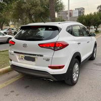 توسان 2017 خليجي ماشيه 160 بيها بارد فقط بدون صبغ تحكمات شاشه كشن كهرب...