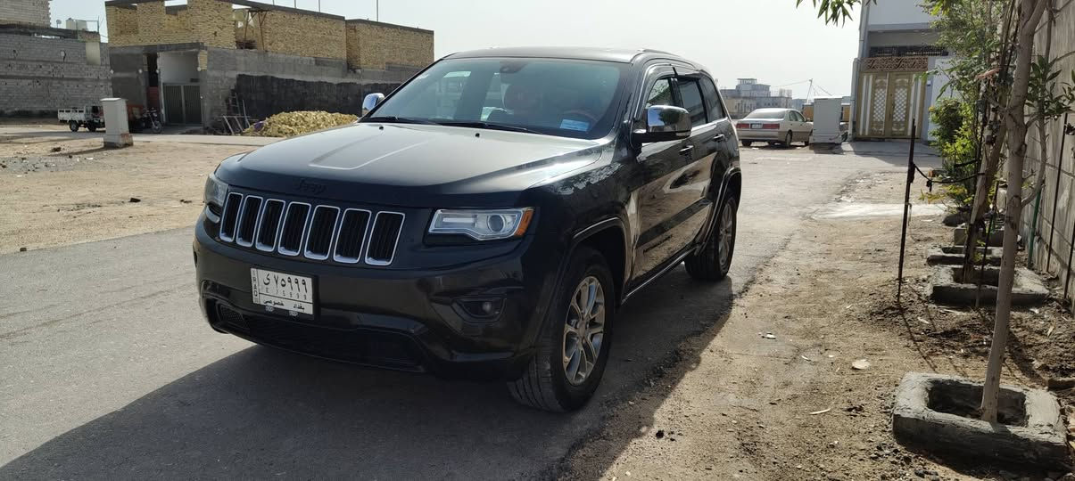 السلام عليكم 
جيب شيروكي وارد امريكي مديل 2015 محرك 6 سلندر حجمه 3600 السياره نضيفه وكلش حلوه احله من الصوره بعد بيه طخات خفيفه حداديه ومحرك وتبريد خير من الله السياره مفوله فول مواصفات السعر 200 وبيه مجال للطيبين عنوان السياره البصره قبله حي بغداد للستفسار اكثر اتصل 
***********
***********
ملاحضه اني مكلف بلنشر رجاً لا تراسلني
