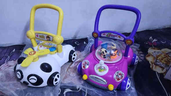 مشايه
قطعتين  جديد بالكارتون 
القطعه ٤٠الف 
***********
