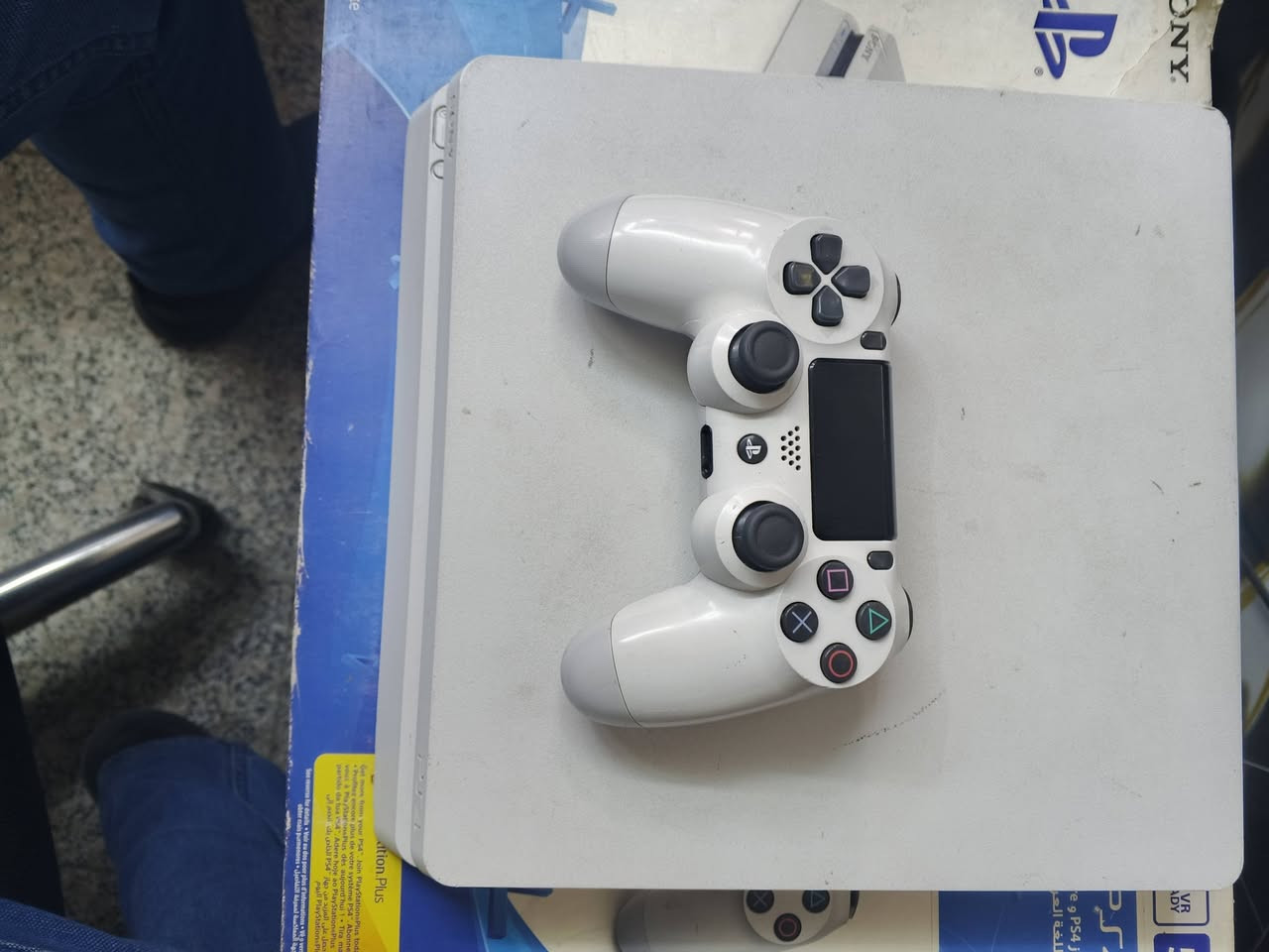 سلام عليكم 
بلي ستيشن4 سلم  باندل ابيض
نظام نص تيرا 12.50 داخل الجهاز 7 العاب 
السعر /260
بلي ستيشن4 فات طافي واحد تيرا
نظام12.52 داخل الجهاز 20 العبه
السعر / 280
مكاني بغداد / ***********
