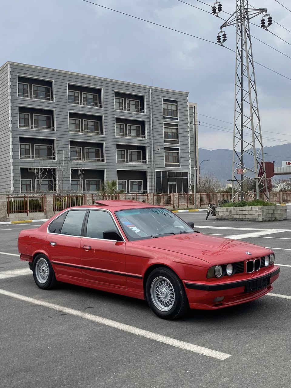 سڵاوی خوا لەهەمو موسڵ مانان ئەم گوڵە سورە بۆ فڕۆشتن520 كەپس گێڕ حادی    سەیارەكە كامل تەحمیر كراوەتەوە كامل بۆیاغی كورە كراوە تەقەو ڕەقەی بەشەرت  موسو بڕاوەو وەر گەڕاوو  بەشەرت نوكە دەرزی دەحمی نیە خایسی نیە بەشەرت  سەیارە كە لە ڕوبەڕو جوانتر نەبو پارەی ڕێگات حایدیمن مۆدێلی92 سەیارەكە حلوجە ئاڕمێكی لەگەڵە بەس من بەشەرت نایدەم بەهەدیە دەی دەم كارەبای كامل ئیشدەكا گڵۆپو زینۆنو دارو بەرد هەر كەسێك حەزی لێبو  لەخزمەت دام سحری(27)محامەلە هەر كەسێك ویستی  باتەلە فون بكا[***********]❤️
