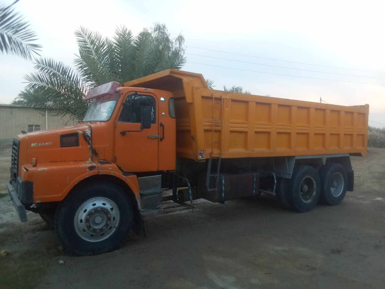 للبيع فالفوفو موديل 81رقم صلاح الدين نكليزي تخم تاير جديد سياره جاهزة محرك جي عشرة  مئةواحد جديد كير جديد مامطولة بلادي دبل شاصي مايلر سيارة حلوة مكان تاجي بغداد ***********
