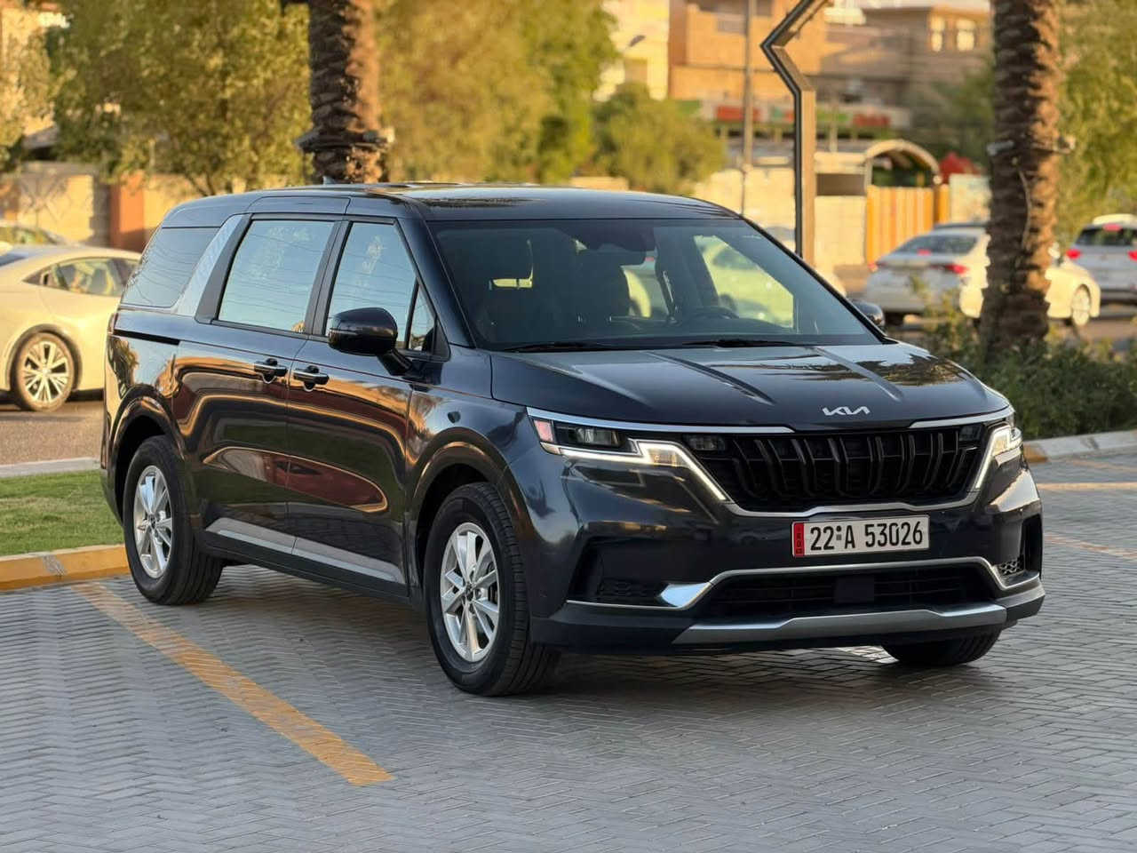Kia Carnival Lx 2024 Gray 3.5L
للبيع 

كيا كرنفال وارد امريكي موديل 2024

حادثه جاملغ حافه الباب بجم كبس بلادي 

شواصي لغود مكفولة بدون ايرباك جميع الايرباكات سليمة

سعر 245 ورقة 

***********

بصمة تشغيل وابواب بصمة وتشغيل عن بعد 

حجم محرك 3500

شاشة وكامرة دواره

رادار نقطة عمياء تحديد مسار توقف ذاتي 

كشن كهرباء كشنات جلد 7 راكب

ابواب خلفية كهربائية 

هاند بريك بصمة 

لايت زينون عالي ناصي

اشاير بالمري 

ثلاث قطع تبريد تحكم مركزي 

رقم اربيل اجرة دخول جديد وترقيم جديد 

مكان السيارة بغداد الكرخ قرب شارع مطار بغداد الدولي. ***********
