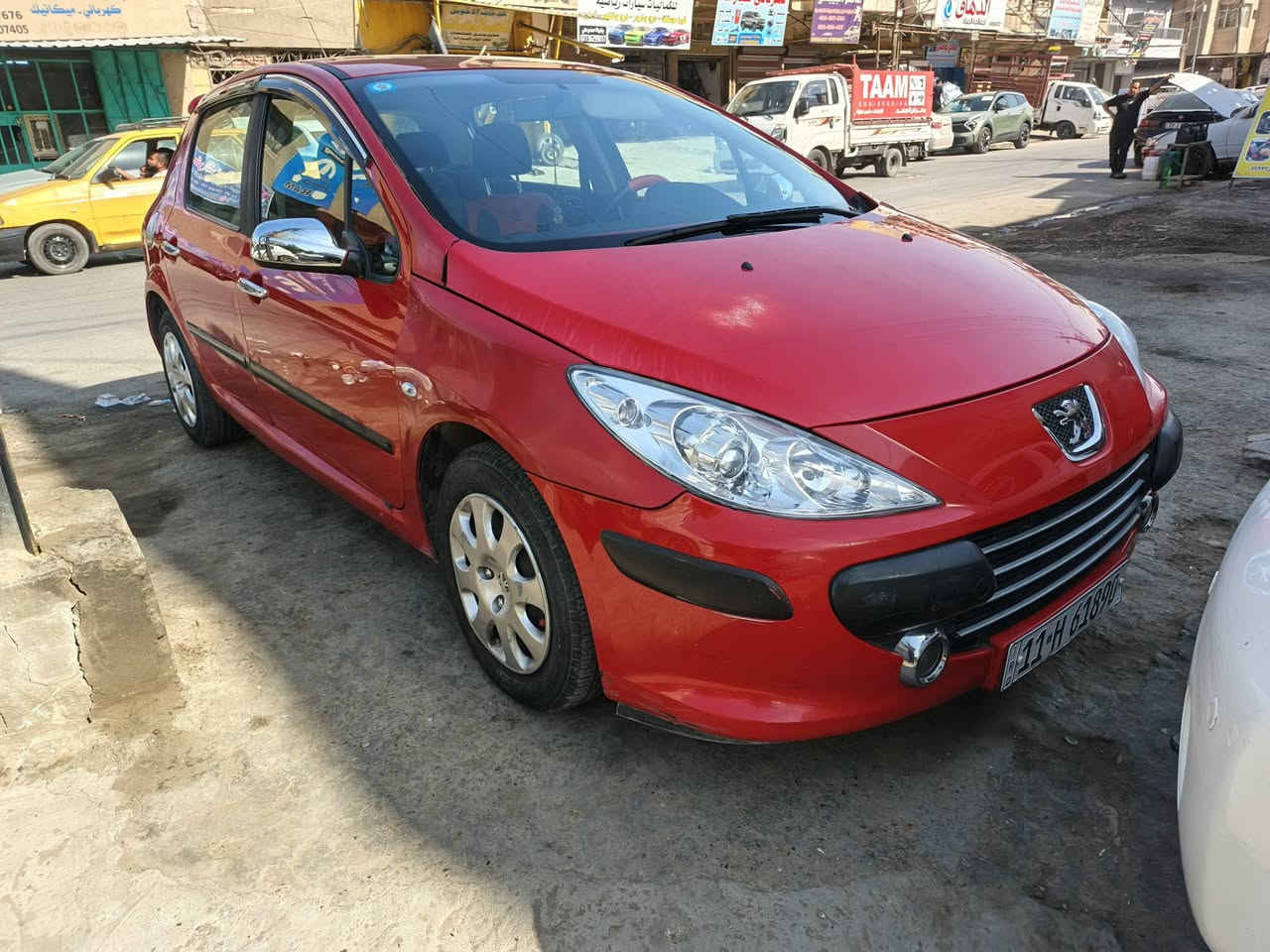 بيجو 2006 رقم بغداد انكليزي مكينه كير جدد تبريد دواخل صدر كله تمام مظبوط مابيها اي مشكله السعر.. 53..العنوان بغداد الدوره  رقم الهاتف ***********...***********
