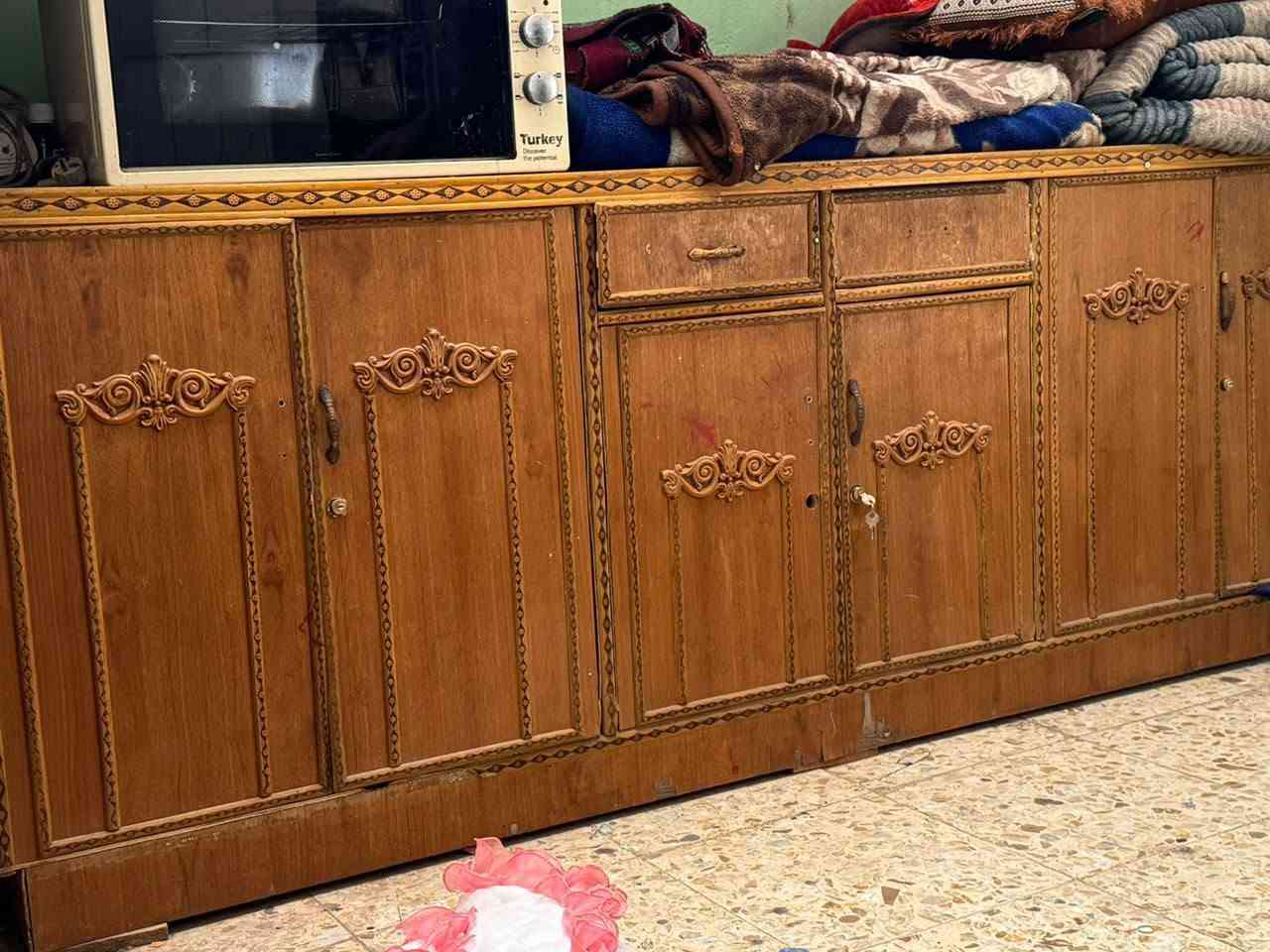 سلام عليكم 
بوفيه ومبرده خرطوم جبيره
350الف قفلهن
ماخذهن ب550
***********
مكاني الكماليه البستان
المبرده ام ضمان الاصليه استخدام شهر فقط
