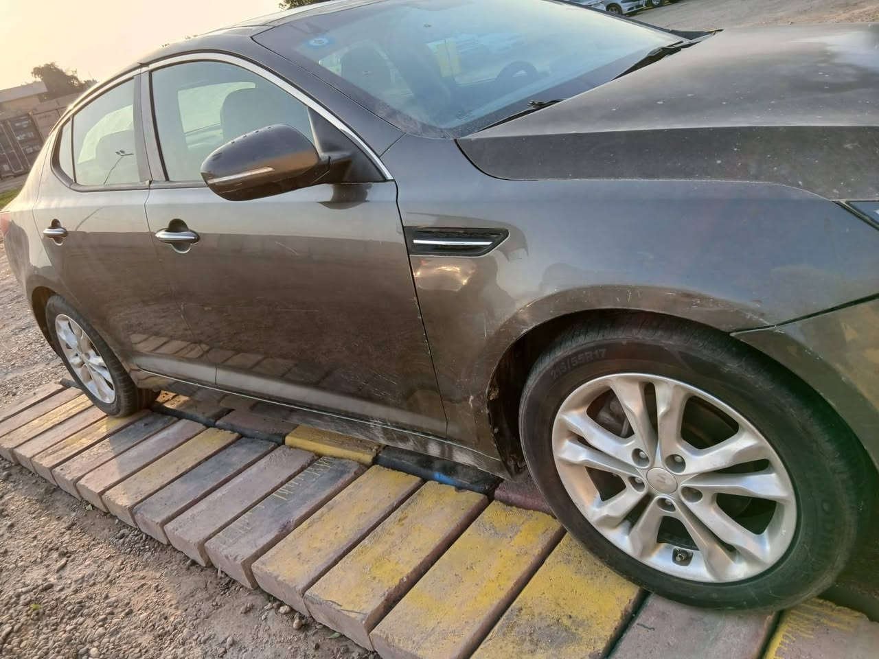 كيا اوبتما 2013 , وارد امريكي ، 

مواصفات EX , فتحة ومواصفات كاملة ،

حادثها جاملغ وبنيد جارد مبدل ، 

بيها طخة بالباب لخلف السائق بنفس جهة السايق ومصبوغة صفحة السايق ،

ماشية 131 الف ميل .

للاستفسار اكثر التواصل واتس اب او اتصال :
***********
