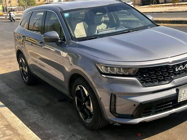 السلام عليكم ورحمة الله وبركاته
سورنتو 2022 LX  وارد امريكي
محدث الدعاميات  2023
 مرقمة بغداد رقم مميز 
حادثها دحجات راجعه بارد وتكحيل وصبغ بس جاملغ ايمن  بدون تبديل السياره كامله ليبل واحد صور الحادث من ضمن الصور
طاك ايرباك برده فقط والسيارة جديده
المواصفات : 

—————————
1- شاشة كبيرة للتحكم في ايعازات السيارة 
2- كامرة خلفيه متغيره  دوارة + عاموديه
3- ويل كب حجم 19
4-  جديدة على وضع الشركة
5- دواخل برستيج مخمل
6- تحكم ستيرن جهتين 
7- تبريد علئ وضع الشركة 
8-حساسات اطارات 
9- المازداد فول زينون ( بلاديه )
10 - كشاف زينون 
11- محرك 2500 GDI 
12 - محرك 4 سلندر   
13 - عدد نمر الكير 8 نمر
14- نظام اطفاء ذاتي
15- قياده ذاتيه
16- كاتلوك + سبير + جك بلاديات
17- مانع انزلاق ABS 
18- رادار امامي مانع اصدام
19- المرايتين تحكم كهرباء
20- إشارات بالمرأتين 
21-  تبريد + تدفئه بلاد 
22- ٧ راكب بلاد
23- اربع انظمة قيادة ( اعتيادي-رياضي-اقتصادي - ذكي )
24- 6مداخل USB
25- مدخل USB data 
 بغداد  رقم مميز 
مكاني  بغداد
***********
السياره مدوشمه ومفروشه ارضيه
