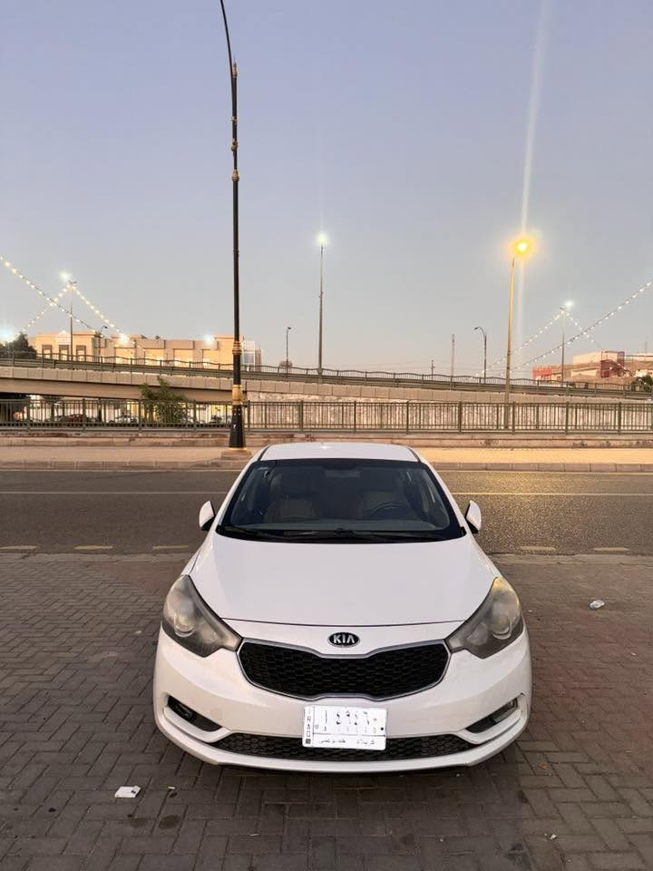 سيراتو 16 خليجي مكفوله كير ومكينه
عليها ادامه كامله
بلكات كله جديد واصلي
نوزلات هم مسويلها ادامه 
محرك مسويه ادامه كامله
بطارية جديده بيها ضمان
حدادية جديده كامله
( المواصفات العاديه تحكمات
ستيرن مري شفط حساس
خلفي ) بيها بس بنيد مبدل وقبق
الجنطه مبدل ولحوض بي تعمير
خفيف تكدر تشوفه بل فحص
وبيها طخات جدا بسيطة تكدر
تشوفهن  الباقي كله سليم 

مرقمه وجاهزه باسمي تحويل ثاني يوم وسنويه لحد 2028
*********** 
السعر 112 وبيها مجال بسيط
