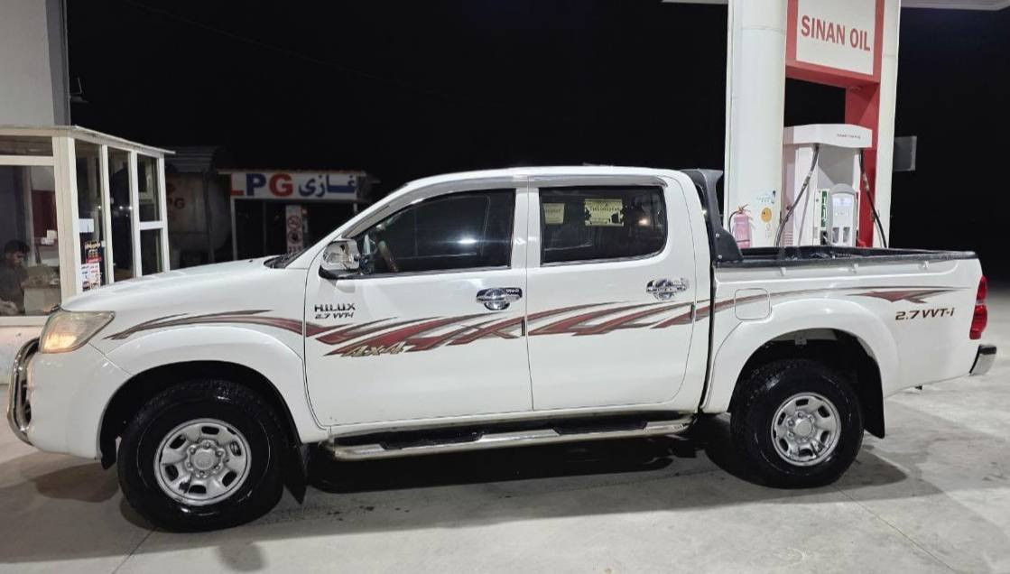 سەرەتابەناوی خـــــوا
 
ئەم TOYOTA مەرزێمان هەیە بـۆفرۆشتن.
ســـەیارەکە مـــۆدیلی 14 
شەریکەی ســـــەردارە.
ســەنەوی تازەیەوبەناوخۆمانە. وەکالەوبەناوکردن بەشەرتە.
ســەیارەکە یــــەک دەستە 178km ڕۆشتووە.
گێڕ+مەکینە+ئەکسل بـەشــــــەشەرت.؟
گێڕو مەکینەی بیلادەوسپانەی لێنەدراوە. 
ســـەیارەکە جوانەوماڵی دۆســتە. 
بــۆیاخ هیچی نیە نەبۆیاخ نەسارد نەچاڵ نەشووخت. 

هیچ مەسروفێکی تیانیە سەیارەکە هەموگیانی بەشەرتە تەنها لەبەر زەرورێت دەیکەینە پارە. گۆڕینەوە ناکەین  موشتەری تێل بکات. 

***********
*********** السليمانية, العراق
