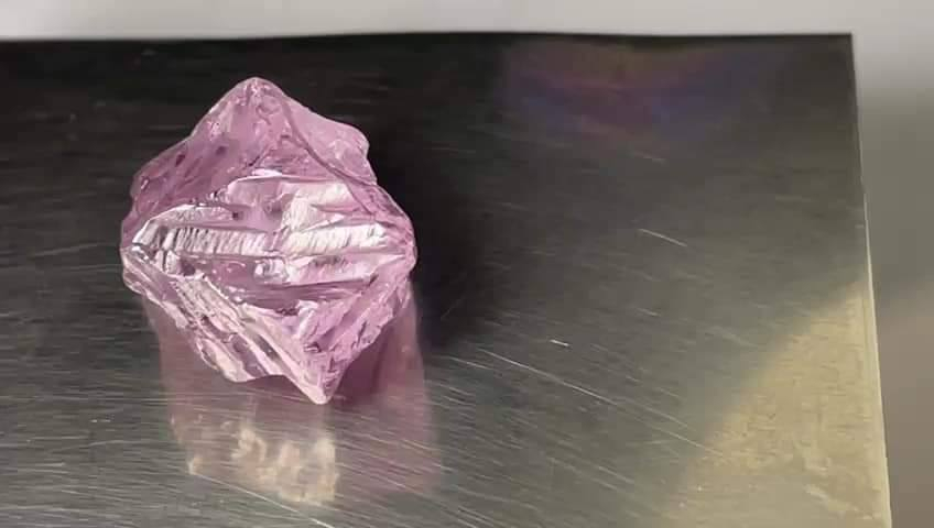 Natural rough diamond
Big size
200 usd per ct


**إذا كنت صاحب هذا الإعلان وتريد حذفه لأي سبب، رجاءا أرسل رسالة إلى الدعم الفني**