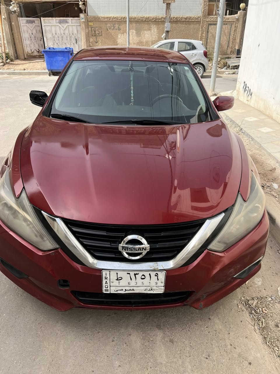 سلام عليكم سياره ALTiMA  موديل 2018 نضيفه بيها ضربه بالجاملغ الامامي وطخات بسيطه معروضه 110 وبيها مجال للشراي للستفسار  ***********
