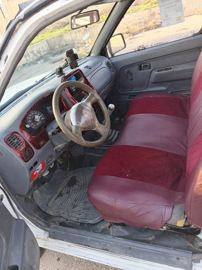 نیسان تاکیی پینچ قولا ب مۆ دیل 2002 گیڕ مه کینه  به شه رت سه نه وی نویه هه تا  2031  چو ا ر تا یه ی لۆ کی له ژیره زۆ ر تو ند و به نده ته برید به شه رت پا وه ر نیه  حیزا م سبو غه شا نسی و بڕا وه به شه رت به شه رتی حا سیبه یه ناوی نه بیت  نرخ 62گه ڵا  ژ.م ***********کۆ یه *********** كويسينجاك, أربيل
