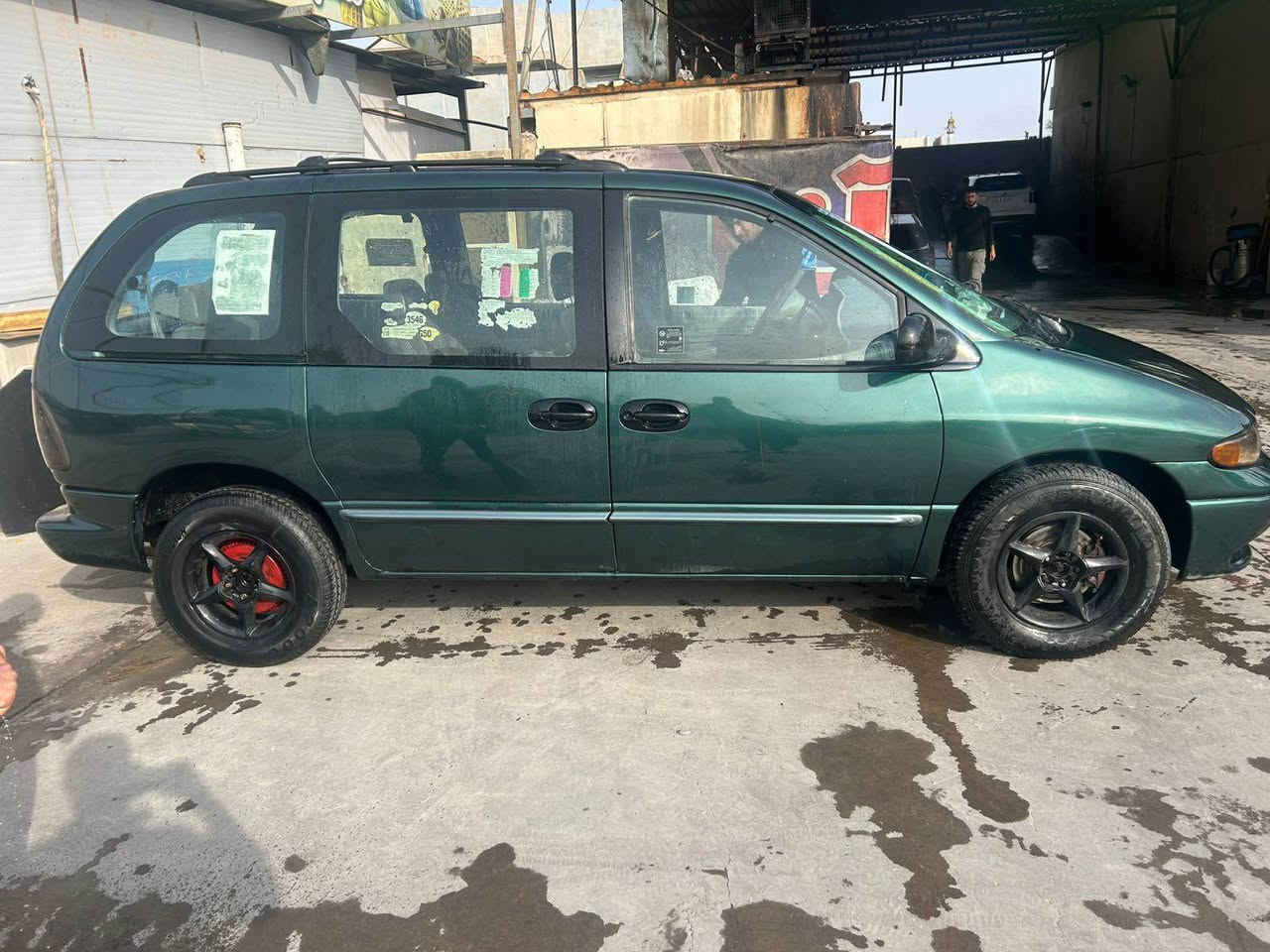 السلام عليكم ورحمته الله وبركاته 
سياره دوج كرفان 
موديل 1998 صبغ عام 

للبيع بسعر  47 ورقه  
كير ومحرك  مبدل الى 
تويويتا كاميري (2000)ام الجف 
اربعه اسطوانات 

تبريد قطعه واحد شغال بدون عيب 

السنوية ينتهي اب 2026 شهر السادس 
صاحب السنوية اب كركوك 
شرط التحويل 
مكان السيارة كركوك
غير متواجد علا الفيس 
رقمي الاسيا 
***********
رقمي  الاثير 
*********** كركوك, العراق
