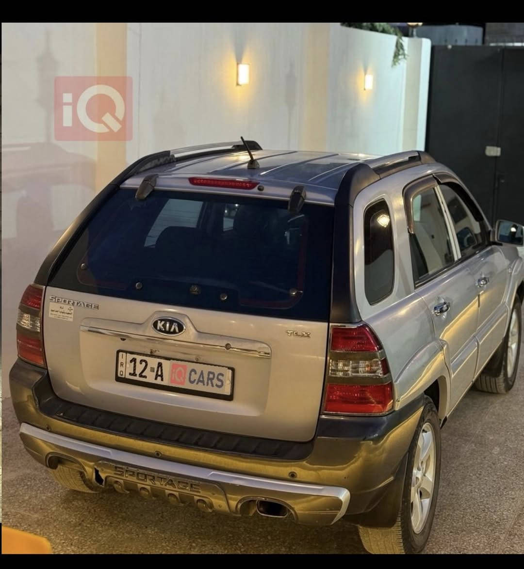 كيا سبورتج ٢٠٠٧
فول موصفات 

فتحه تدفئه كشنات 
شاشه تبريد 
مرايه كهربائية وتدفئه 
مرايه وسطيه تعتيم 
ماشيه ٢٠٣،٤١٧

سعر ١٢٠ورقه 

وقابل للتفاوض 

مكان سياره موصل 

***********
