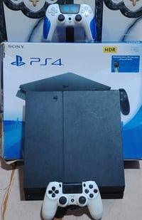 بلي فور • ذاكرة ٥٠٠جيجا • يدتين