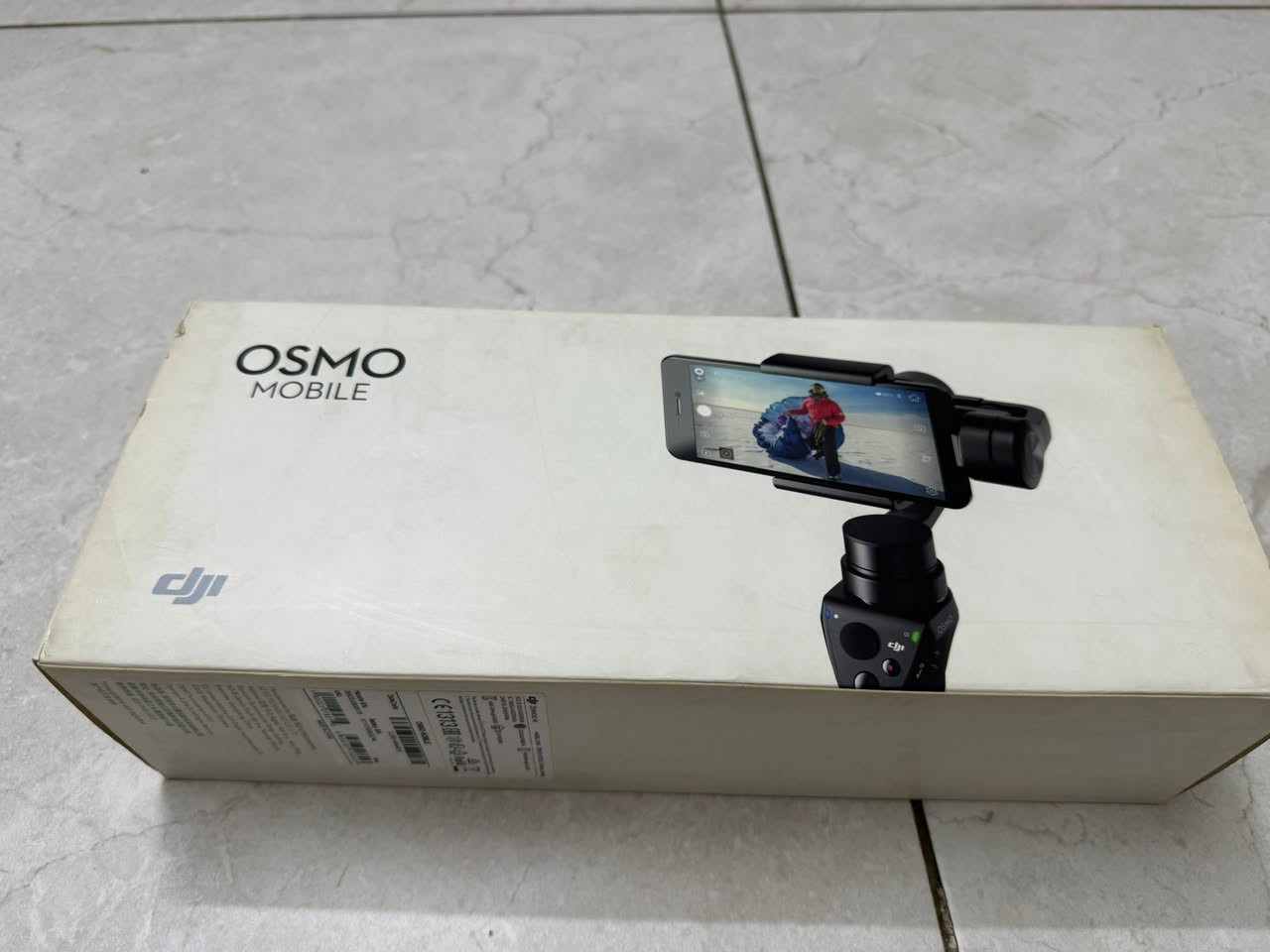 DJI Osmo Mobile 1
للبيع: مثبت ومانع اهتزاز لتصوير الفيديو بالموبايل من شركة DJI الشهيرة (الجيل الأول - موديل OM150).

المواصفات والمميزات:
• ثبات عالي ثلاثي المحاور (3-Axis Stabilizer) للحصول على لقطات سينمائية ناعمة وبدون اهتزاز.
• يدعم ميزات التتبع الذكي (ActiveTrack) والتصوير البانورامي والتايم لابس عبر تطبيق DJI.
• بطارية قابلة للإزالة والتبديل.
• هيكل قوي ومتين ومريح باليد أثناء التصوير الطويل.

الحالة: نظيف جداً وبحالة ممتازة، ويأتي بكامل ملحقاته مع الكارتون الأصلي.

السعر: [60 الف ]
الموقع: السيدية

للتواصل والاستفسار، يرجى المراسلة على الخاص.


**إذا كنت صاحب هذا الإعلان وتريد حذفه لأي سبب، رجاءا أرسل رسالة إلى الدعم الفني**