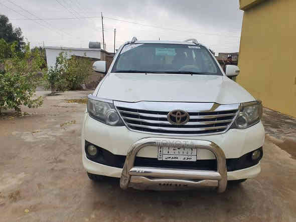 #السلام عليكم
فورتشنر _ SRS
موديل _ 2013
( 7 ) سبعة راكب 
محرك 4 سلندر شرط ما مفتوح 
دفع رباعي ( فور ويل )
ماشية 166 حقيقي
طخم تاير وصدر قبل شهر شديتو جديد 
دبل فيت بم مشدود جديد 
تدفئة تبريد شرط ( 3 ) ثلاث قطع 
داخل بيجي و صاج 
رقم نينوى ألماني بأسمي شهر ال _ 6 _ 2026 _
بدون ضرر فقط ملاحضات موجودة بل سونار 

العنوان _ الشرقاط اسديره 

السعر 195 وبي مجال 

***********
***********
