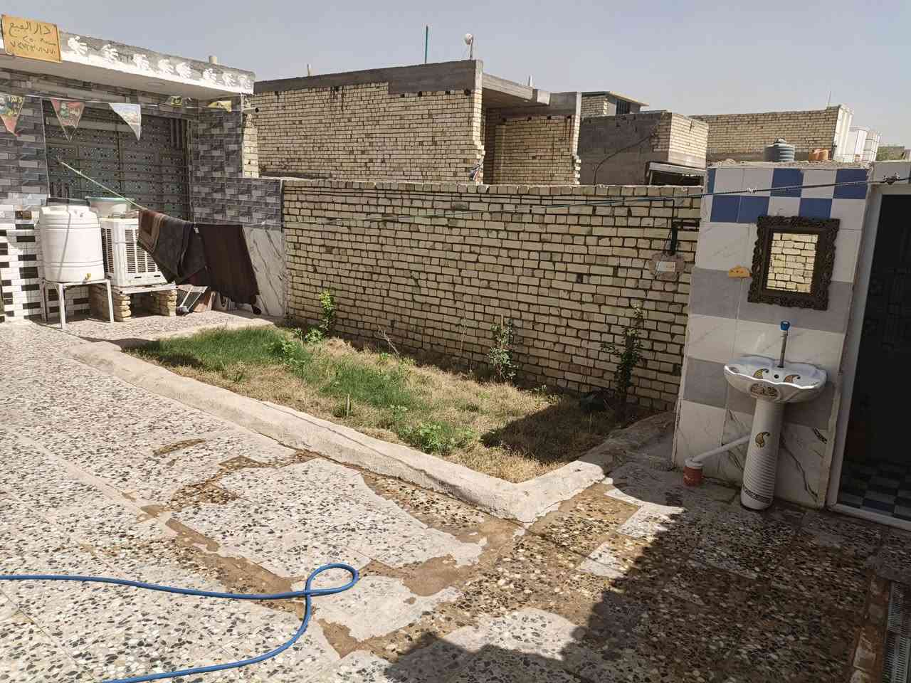 ‏بيت بالحميدية للبيع مساحة 260م واجيه 7ونص ونزال 35 مربع غرفتين واستقبال وحولي مطبخ حوش جبير عرض شارع 50م مقابل سياج حاكم زاملي بناء جديد 2025 *********** / ***********
