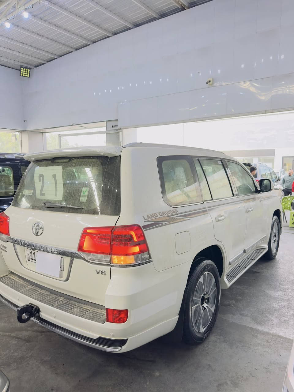 قطعة نادرة 🥇🧿🪬
2021 (وكالة البريم)🆘
ماشيه  KM 23 الف ✔️
رقم بغداد 🇯🇵
البيع او مراوس 🆒
محرك 6 سلندر سعة 4.0 لتر (يولد 271 حصان)
ناقل حركة أوتوماتيكي.
نظام دفع رباعي.
فتحة سقف (سلايت).
جنوط (ويل) مقاس 20 بوصة.
إضاءة LED وعدسات.
حساسات أمامية وخلفية.
صندوق كهربائي وشفط.
مقاعد جلد فاخرة مع تبريد وتدفئة.
مقاعد كهربائية.
3 شاشات (شاشة ملاحة أساسية وشاشات خلفية).
4 كاميرات لرؤية محيطية.
ثلاجة تبريد بلد.
شاحن لاسلكي وبصمة تشغيل.
تشغيل عن بعد.
 
السيد ماهر (***********) ☎️
