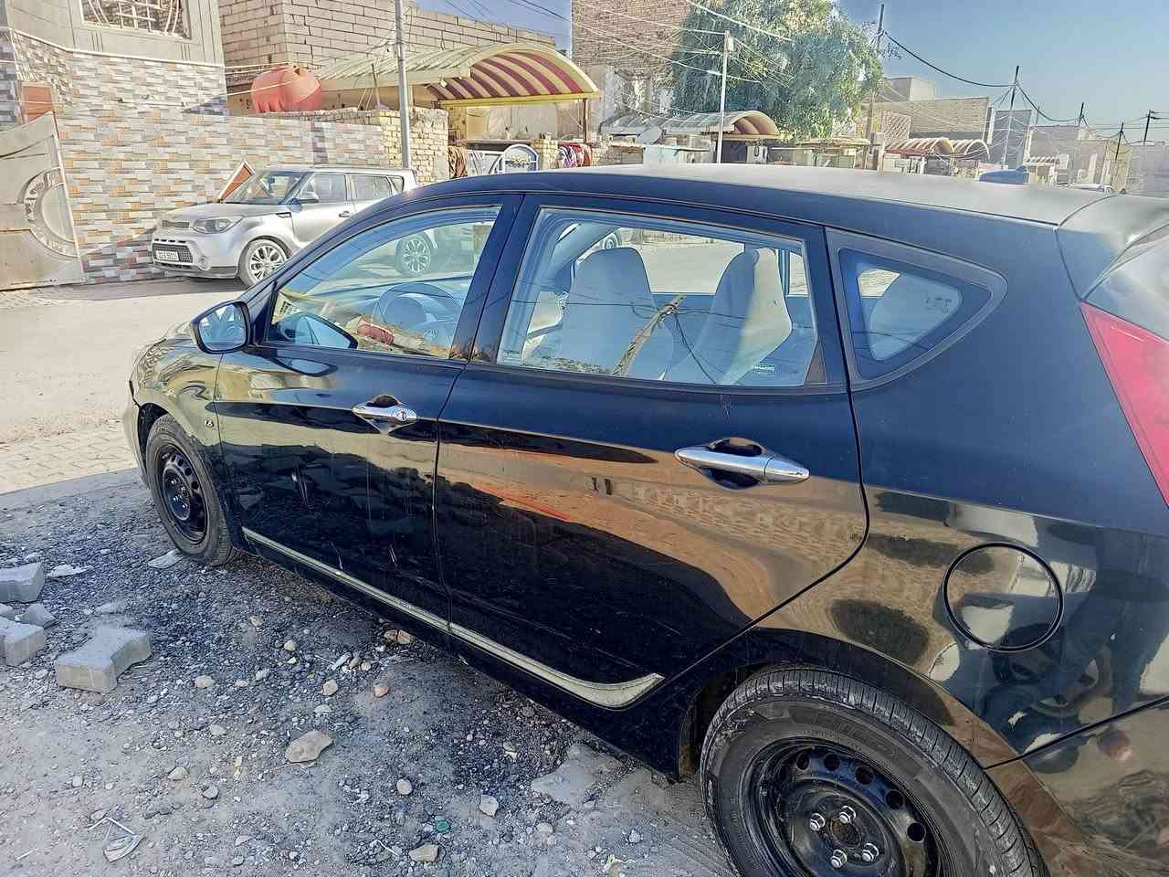 اكسنت هاج باك موديل ١٧ امريكي
رقم  قادسية  
سنويه صاقطة صارلها سنة
ضربتها جاملغ وبنيد جهته سائق 
سياره نضيفة مابيها شي عوزها ملاحظات بسيطة
مكينه وكير مابيهم شي نضيفات تخم تاير جديد مسويلها إدامة كاملة 
مكينه ١٦٠٠ GDI
نضام ايكو اقتصادي صرف بانزين
نضام مانع انزلاق
تبرد ثلج منضومة كاملة العام بصيف سويتها كلة جديد عوزة بس غاز تخليليه غازها طار فتحت بوري يعني مابيهة ليك 
تحكم مري جهتين 
جام اربعه كهرباء 
تخموتاير وسبير جدد
كهربائية جاهزه كلها 
سياره جاهزه مجهزه ماكو نقص اله كم شغلة كماليات بسيطات
السعر ٦٥ وبيها مجال للشراي مكاني ديوانية مركز مدينة 
للاستفسار اتصل على ***********
