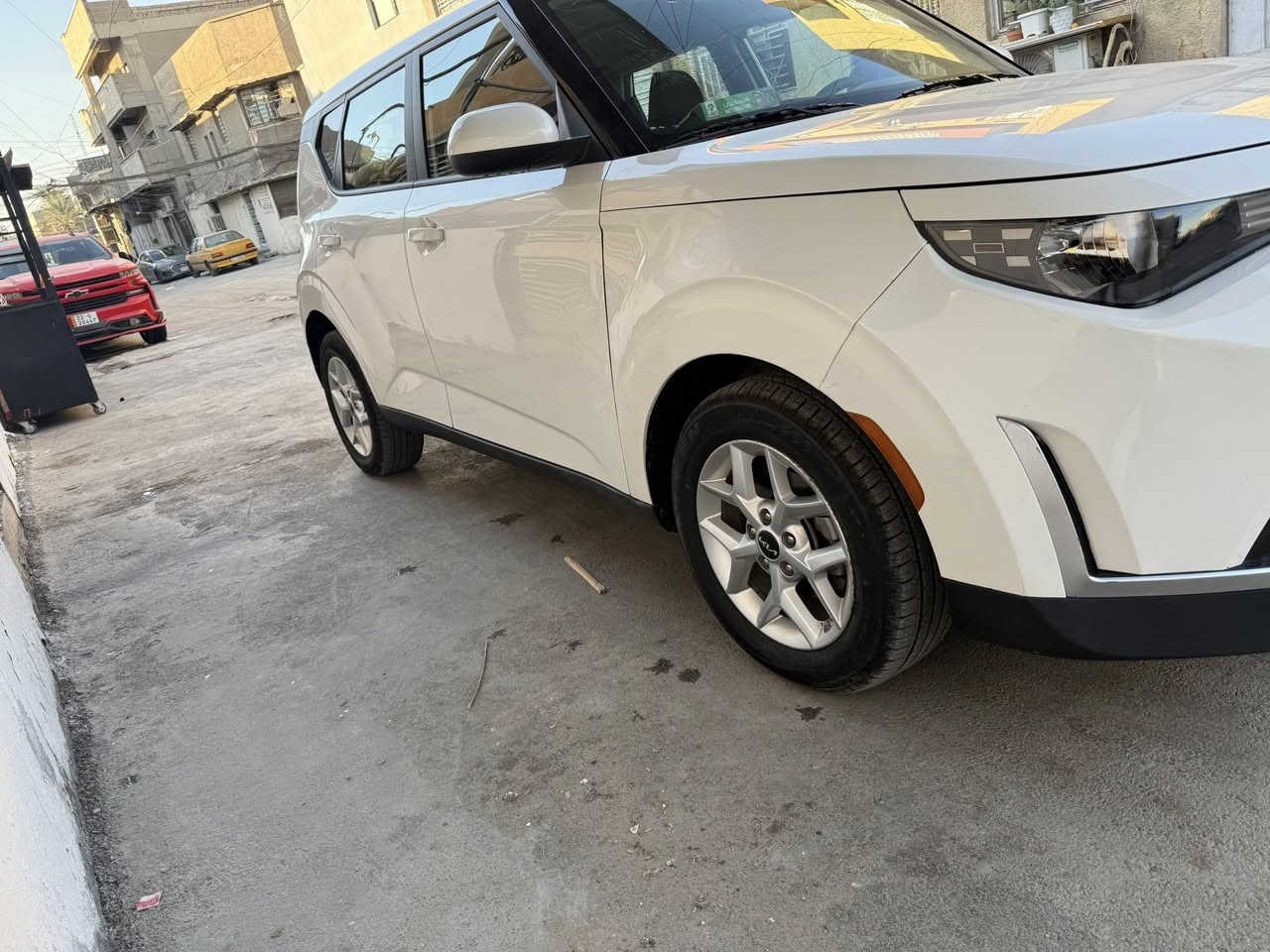 السلام عليكم كيا صول 2025
ماشيه 11 الف فقط

مواصفات LX معروفه

رادارات جميع الاتجاهات

تحديد مسار وقياده ذاتيه

وباقي المواصفات كما موضح في الصور

الحادث جاملغ امامي امبدل نفس اللون (صور الحادث داخل المنشور)
السعر 155 وبيها مجال 
***********
