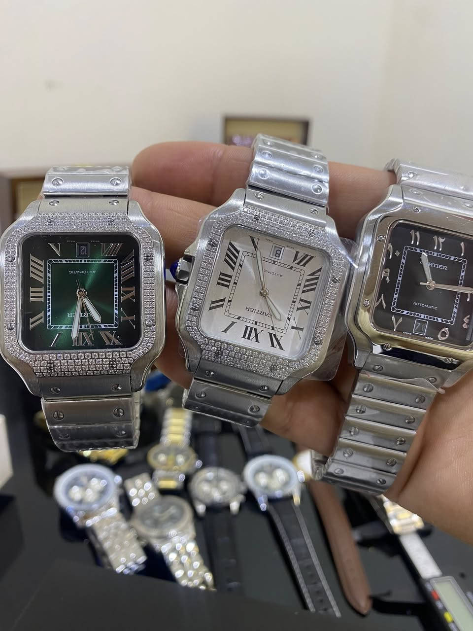 ساعه اعلى كواليتي مطابق الأصل امر بيعهم جدا طيب


**إذا كنت صاحب هذا الإعلان وتريد حذفه لأي سبب، رجاءا أرسل رسالة إلى الدعم الفني**