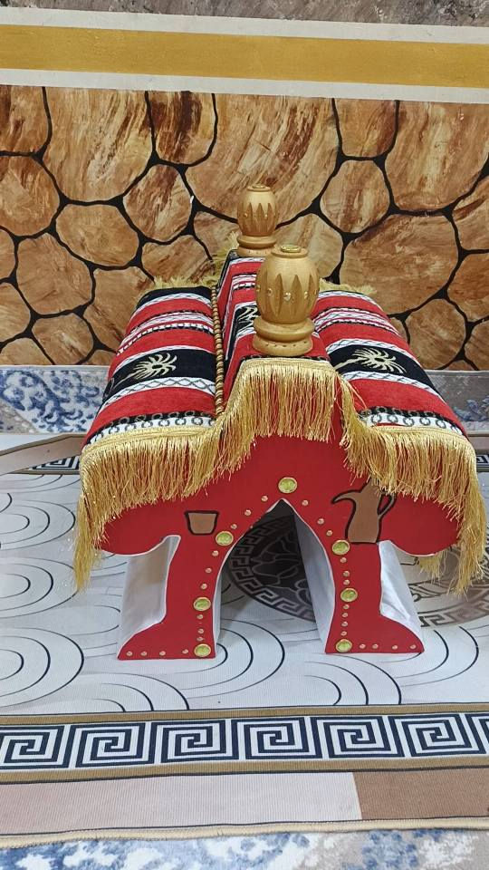 تكيه ديوان عربي قماش سوري خشب ١٨ملم معاكس اسفنج ربل تغليف جلد وتنجيم،، *********** عمارة, ميسان
