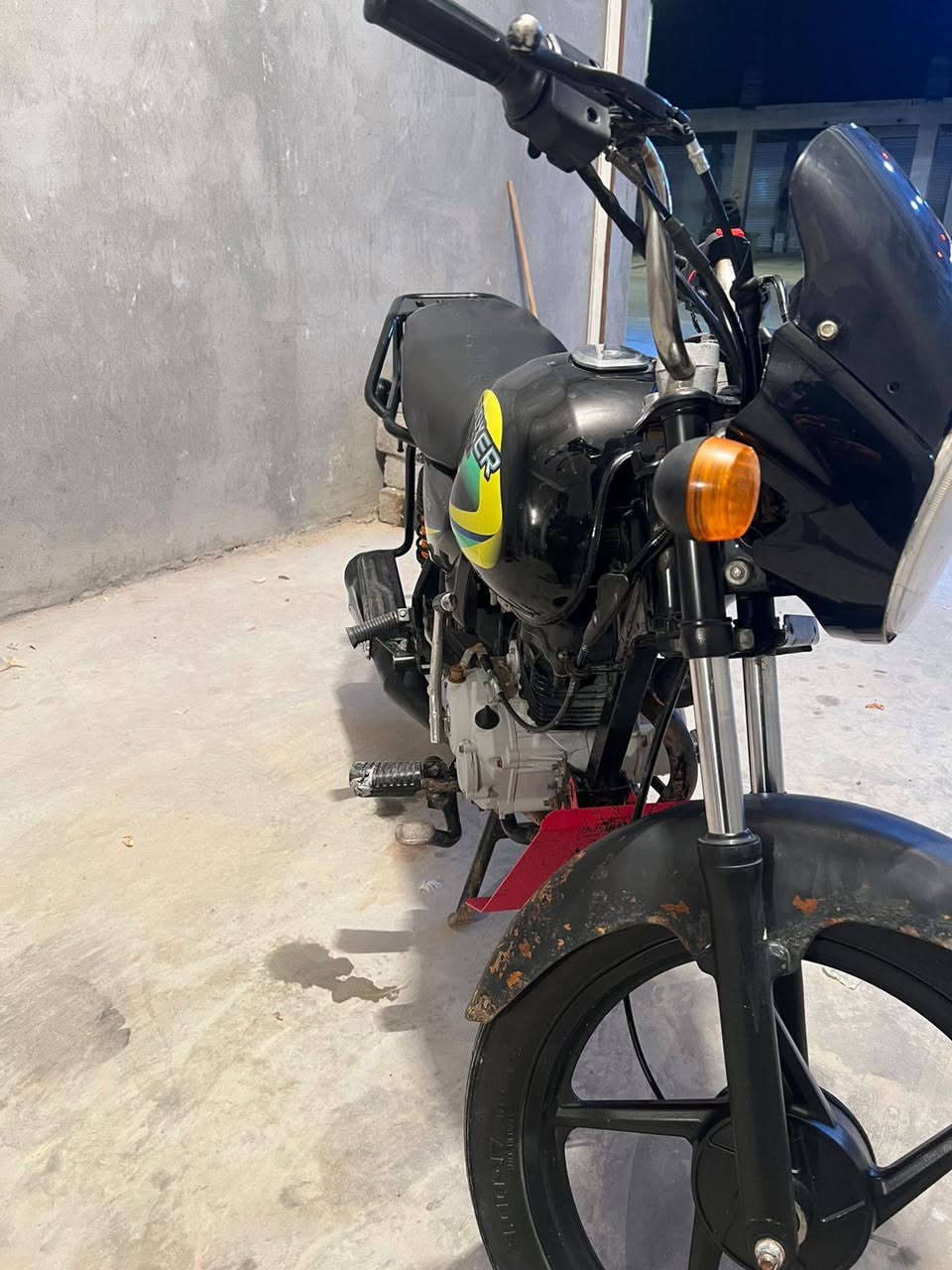 دراجه بوكسر ناصيه للبيع السعر 850 ادوات ادوات ادوات
مع كفاله من السرقه رقم الهاتف ***********
كهربائيات كامله شغال + رباعيه
