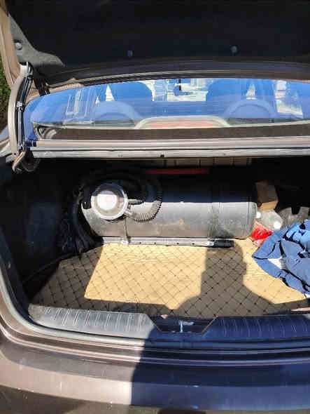 كيا ريو خليجي 2016
بدون حادث وبدون صبغ  وبيها طخات موضحة بالصور، السيارة مال جناي تخم تاير جديد وصدرها الامامي كامل جديد بيها ((((( صوت بالكير))))))
تمشي طبيعي تنميراتها كلها طبيعية بدون تأخير ولا صفنه بس بيها صوت بالبيرنكات.
سبب البيع اني طالب جامعه ماعندي اصرف عليها.
السعر 90 ورقة وبيها مجال للشراي.
مكاني بغداد - السيدية
*********** بغداد
