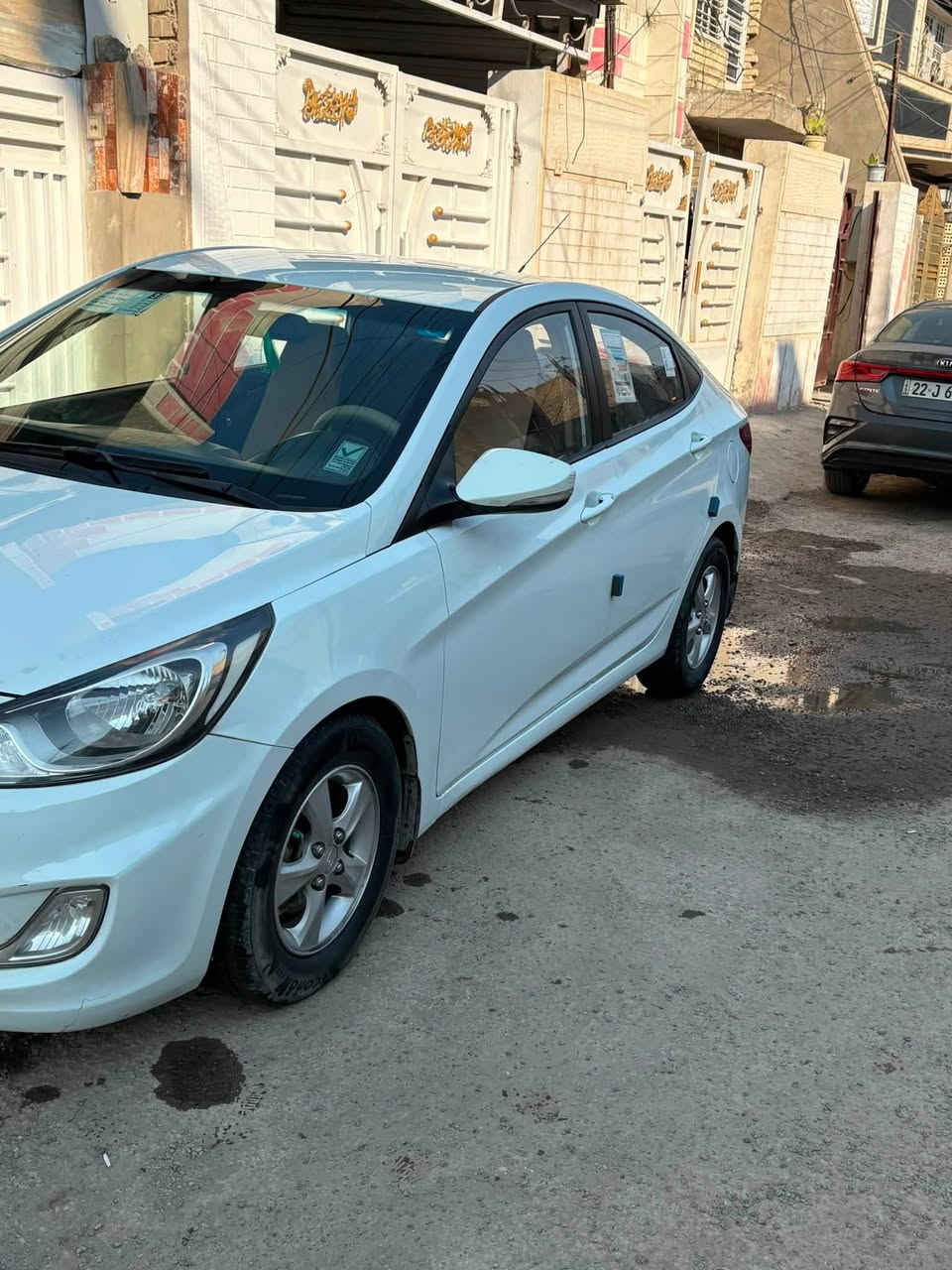 اكسنت خليجي 2013 الشركه العامه 
محرك 1600 دوش دبل قطره 
كير مكنيه بشرط 
سياره نظيفه مال بيت ما متعوبه 
بيها تبديل البنيد وبيها جاملغ الأيمن إلمامي بي شخط وطخه بل دوسه 
ماشيه 102 
السعر 97 وبيها مجال 
الرقم / ***********
