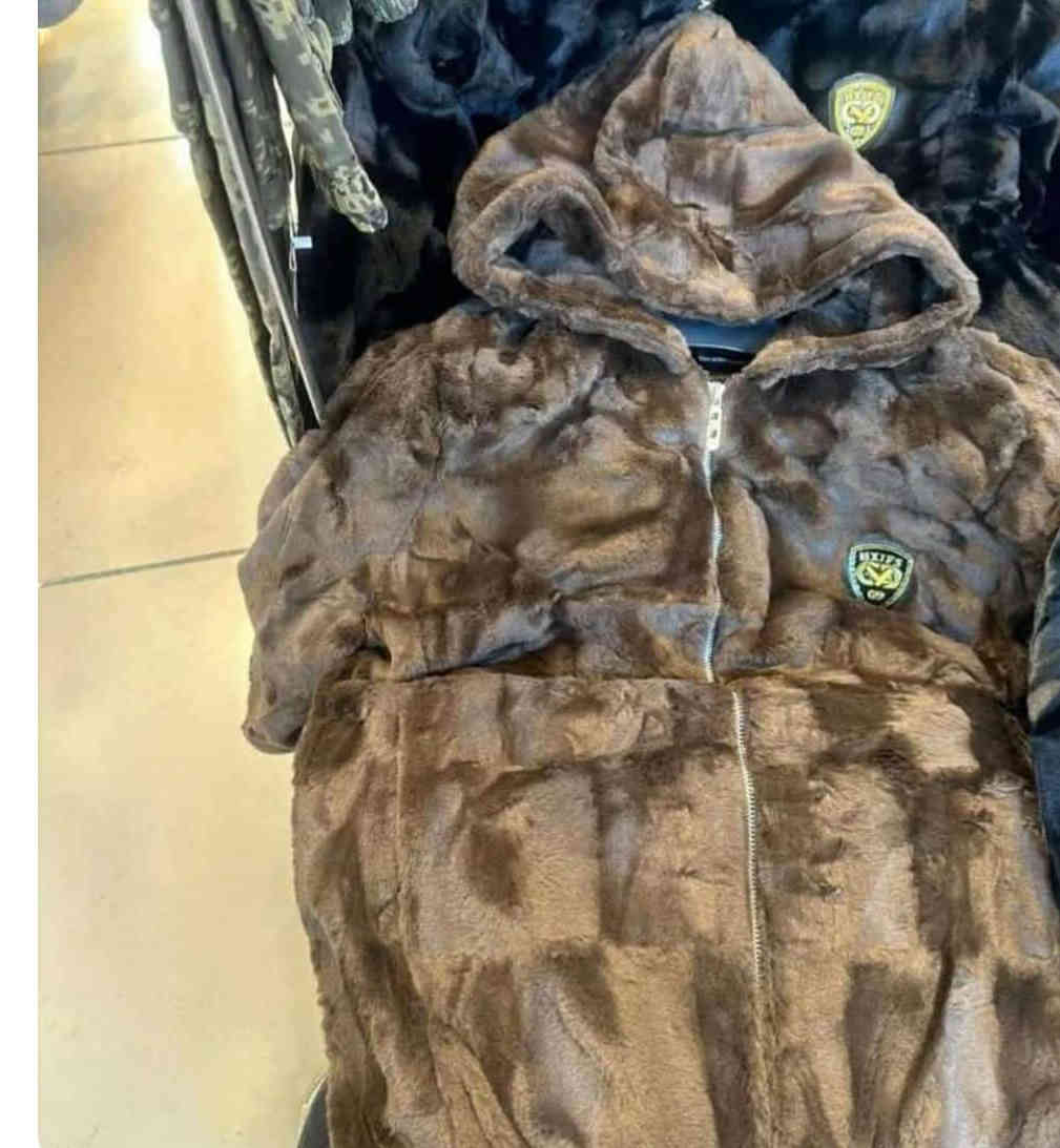 سلام عليكم زبائن الكرام وصول وجبه جديده قماصل 
فرو الصلي ماركه 🤫
داخل محلات ازياء علي الطيب 
بابل محاويل ناحيه الامام مقابل مطعم الشلش 
جمله مفرد 
فقط جديد 💥
تصل بنا على الارقام التاليه *********** واتساب 🙏
***********
***********
***********
فقط يم عالم المركات 
ازياء علي الطيب
